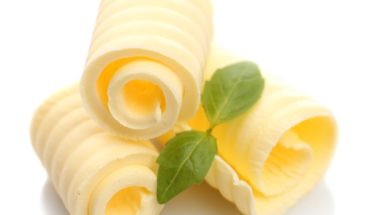 Какое положить в корзину, а какое к куличу: масло 72,5% и 82,5% — как выбрать качественный продукт