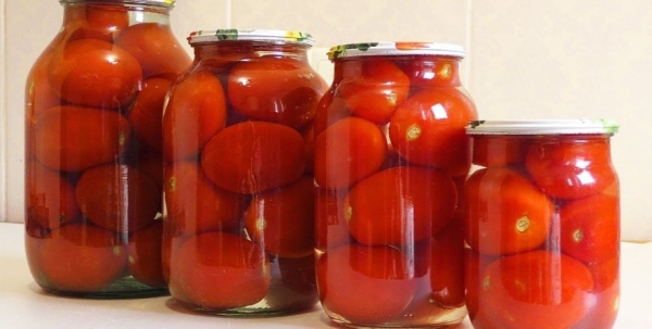 Самое время делать заготовки: рецепт медовых помидоров на зиму