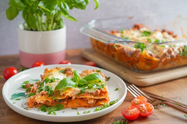 Любимое блюдо итальянцев и не только: приготовьте лазанью – простую и очень вкусную