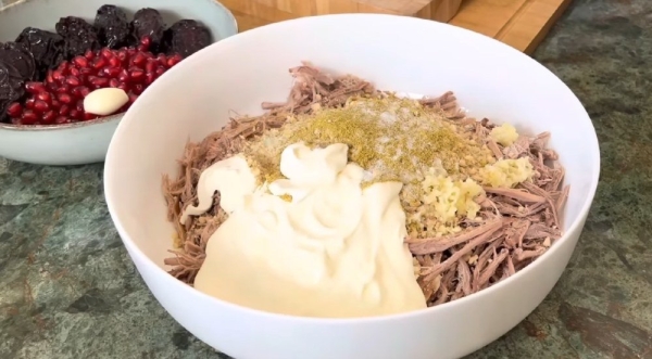 Мясной салат с орехами: армянский рецепт