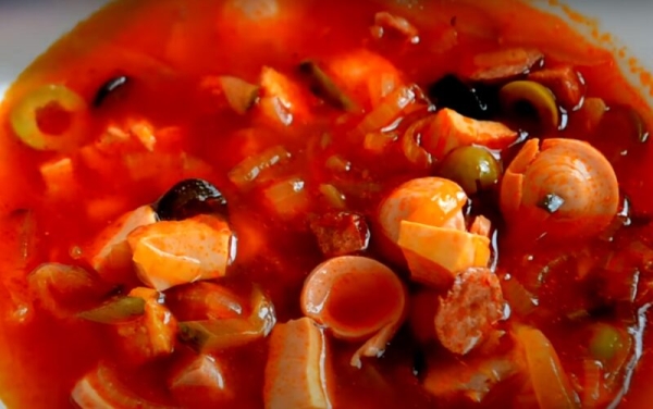 Солянка — это всегда вкусно. Классический рецепт, который хочется повторить