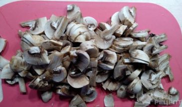 Рецепт: Отбивные из свинины с шампиньонами и сыром — по-домашнему