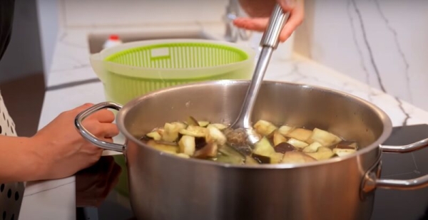 Баклажаны больше не жарю. Быстрый рецепт вкусной закуски: маринованные баклажаны