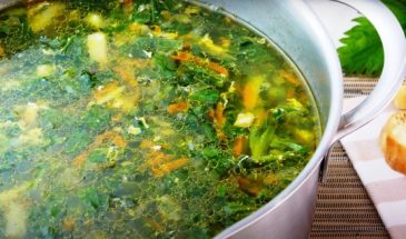 Съездили в лес и нарвали молодых листочков. Весенний суп из молодой крапивы с яйцом