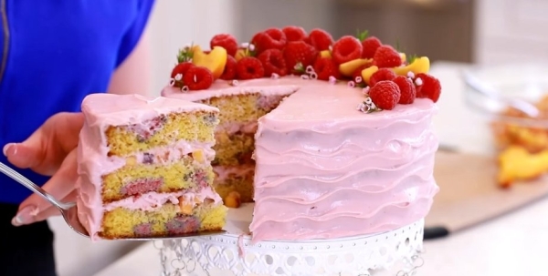 Настоящее летнее наслаждение. Рецепт торта «Сангрия» с ягодным кремом
