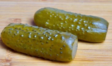 Эта закуска исчезает первая со стола. Вкусный рецепт из простых продуктов: просто и быстро