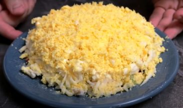 Да чего же он вкусный. Бюджетный праздничный салат “Неженка”: вся семья его обожает