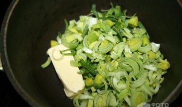 Рецепт: Закрытая пицца кальцоне — с луком пореем и курицей