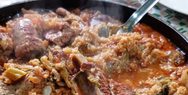 Сытное жаркое с мясом и капустой: рецепт ароматной итальянской кассулы