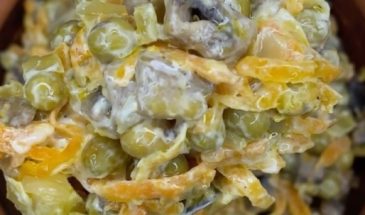 Бюджетно и очень вкусно: рецепт салата с горошком и грибами
