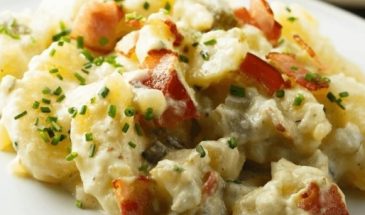 Картофельный салат со сметаной: рецепт сытного блюда