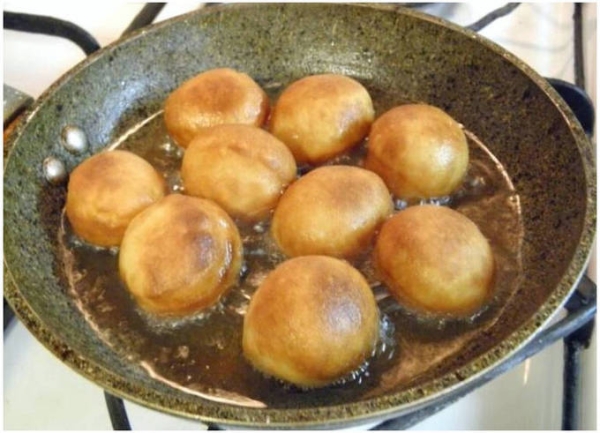 Пышки на кефире, жаренные на сковороде