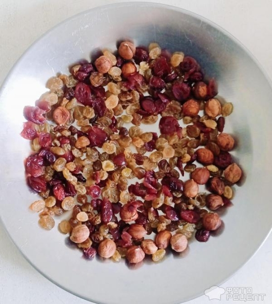 Рецепт: Медово-клубничная гранола — С орешками, сухофруктами, и клубничнымы цукатами