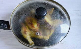 Цыпленок табака на сковороде