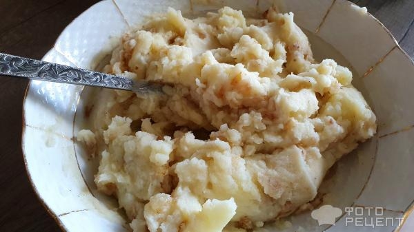 Рецепт: Кыстыбый с картофельным пюре - Лепёшка по-татарски с картофельным пюре и жаренным луком