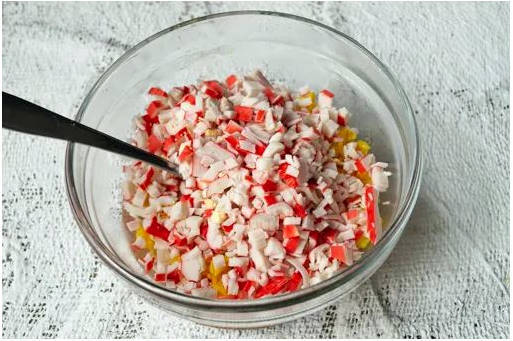 Крабовый салат с рисом