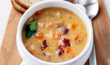 Этот вкус вернет вас в детство: как приготовить домашний гороховый суп