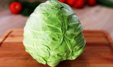 Невероятно вкусный салат из капусты. Рецепт из самых простых продуктов