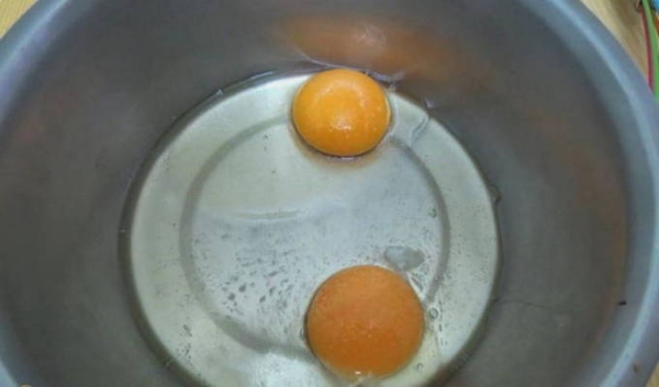 Ленивые пирожки с луком и яйцом на кефире на сковороде