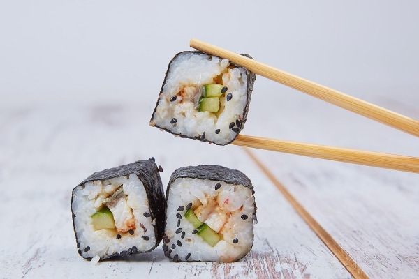 Любимое блюдо за считанные минуты: готовим быстрые суши вместе с Эктором