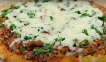 Мясной пирог на сковороде за 5 минут, не считая выпечки. Готовлю на скорую руку к приходу гостей