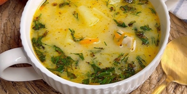 Куриный сырный суп за 20 минут: как приготовить идеальный обед быстро и без хлопот