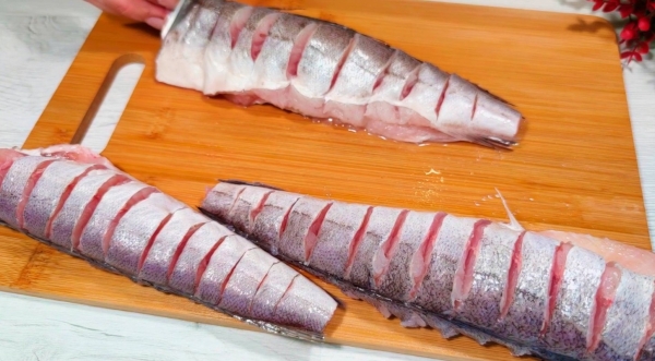 По этому рецепту готовлю рыбу вот уже 15 лет. Не хуже семги и форели: белая рыба с овощами