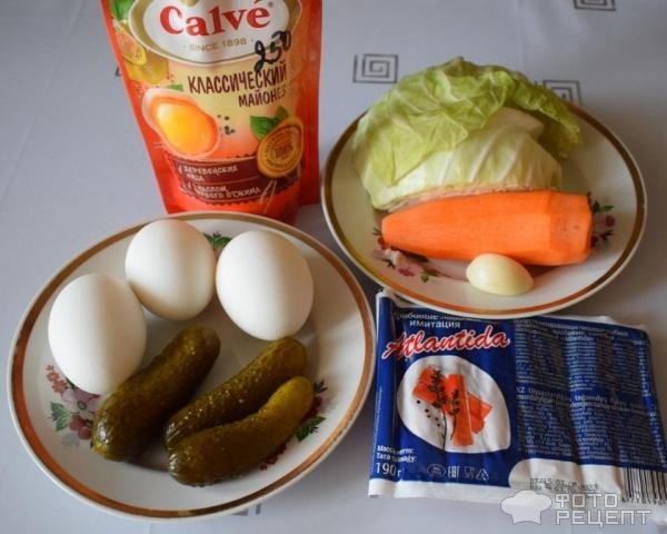 Рецепт: Салат — с крабовыми палочками и яйцами