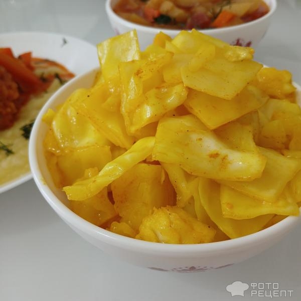 Рецепт: Капуста по-корейски — Яркая красивая маринованная капуста с куркумой.