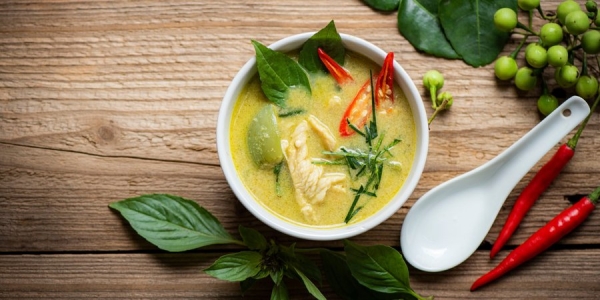 Яркий рецепт. Как приготовить зеленый карри с курицей