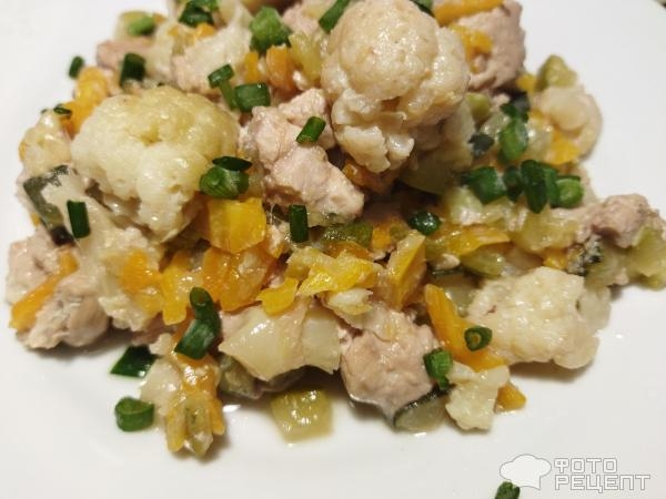 Рецепт: Куриное рагу с овощами — кабачки, цветная капуста, летний легкий рецепт,