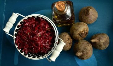 Просто, изысканно и вкусно: салат из свеклы, который претендует на шедевр