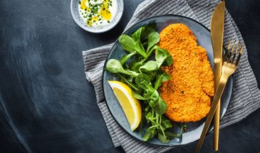 Вкусное блюдо на каждый день: готовим сочный шницель с сезонными овощами