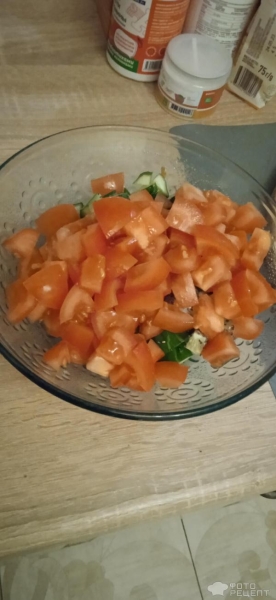 Рецепт: Салат из помидоров, огурца и авокадо со сметаной - Быстрый, вкусный и полезный салат