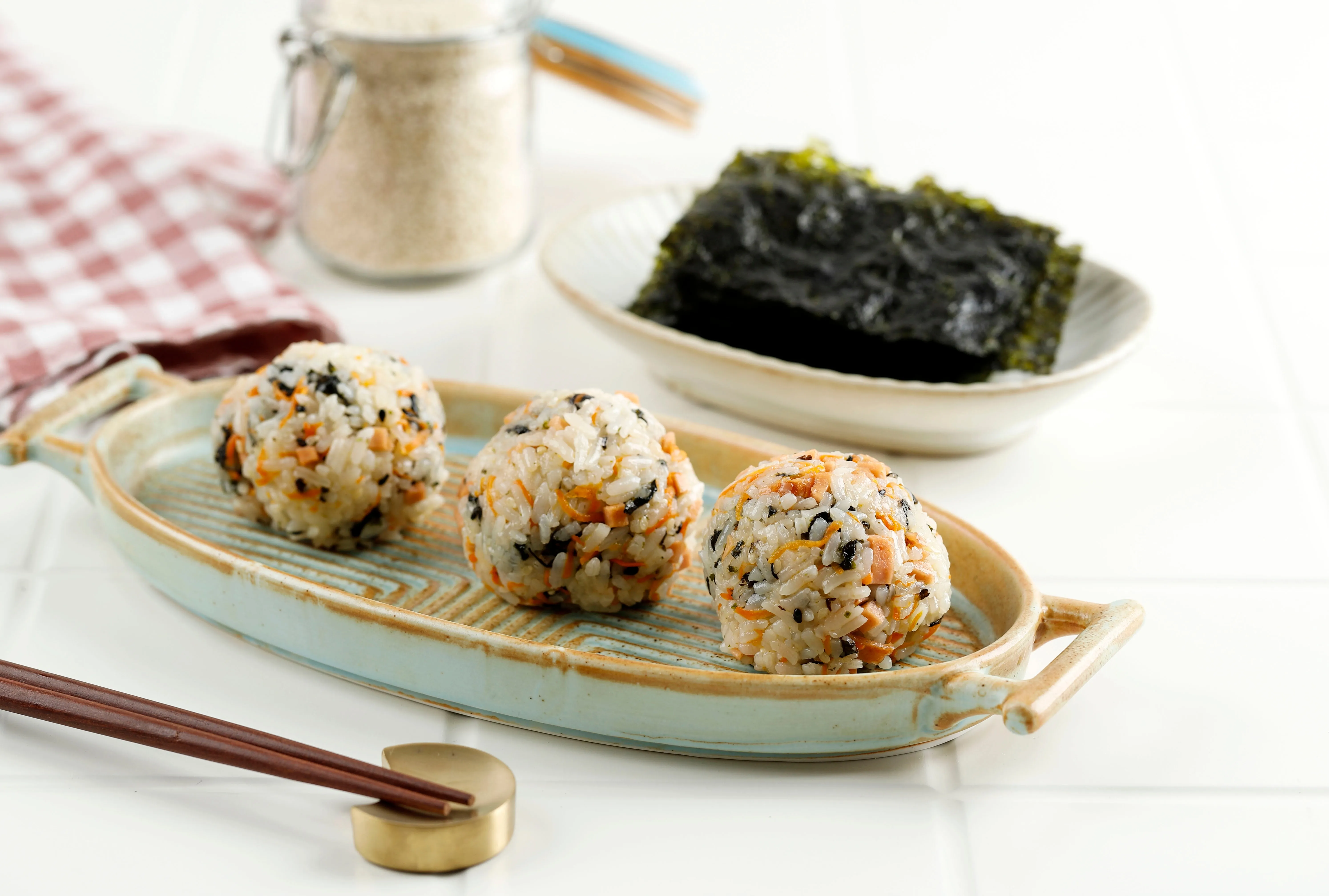 Справится даже новичок: быстрые рецепты ленивых суши с "Водным Миром"