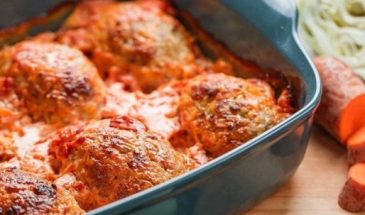 Получается невероятно вкусно: рецепт ленивых голубцов в духовке