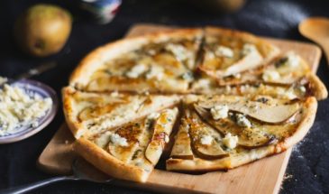 Пирог с грушами и сыром: приготовьте самое простое блюдо, которое имеет вкус, как в ресторане
