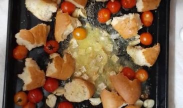 Рецепт: Запеченный сыр с хлебом, томатами черри и чесноком — С сыром бри