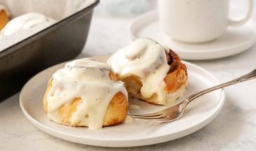 Перед ними не устоит никто: готовим синабоны с вишней и шоколадом