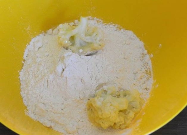 Цветная капуста в кляре с хрустящей корочкой на сковороде