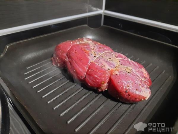 Рецепт: Ростбиф - Ро́стбиф (от англ. Roast beef — дословно «запечённая говядина»)