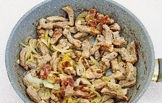 Бефстроганов из свинины классический