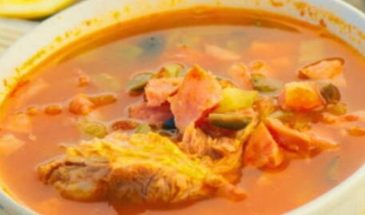 Солянка с колбасой классическая