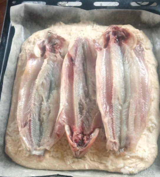 Рецепт: Пирог рыбный с омулем - С Байкальским омулем
