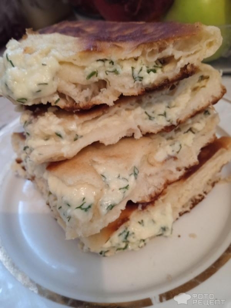 Рецепт: Ленивые хачапури с творогом, сыром и зеленью - На кефире: быстро и очень вкусно. Жарим на сковороде