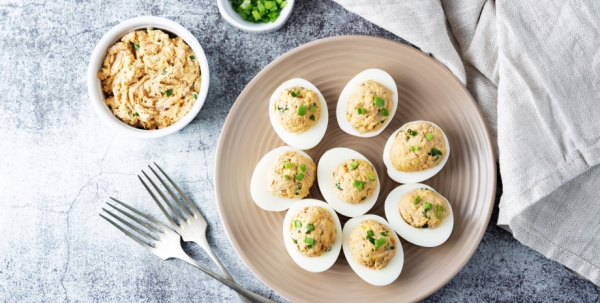 Блюда на Пасхальный стол: рецепт вкусных фаршированных яиц с грибами