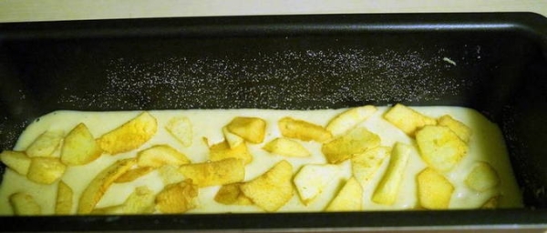 Пирог с яблоками на кефире