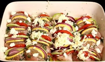 Куриная грудка по-гречески с чесноком