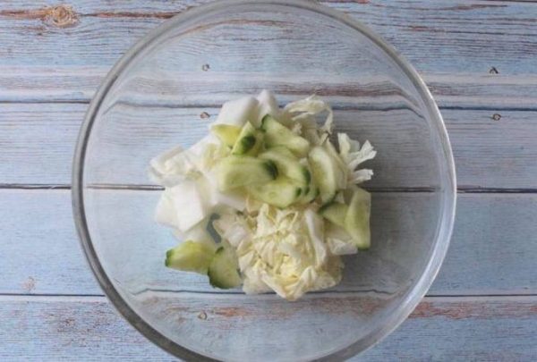 Салат с пекинской капустой