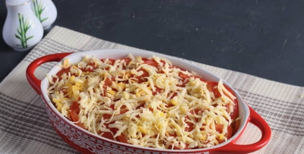 Кабачки с сыром и помидорами в духовке